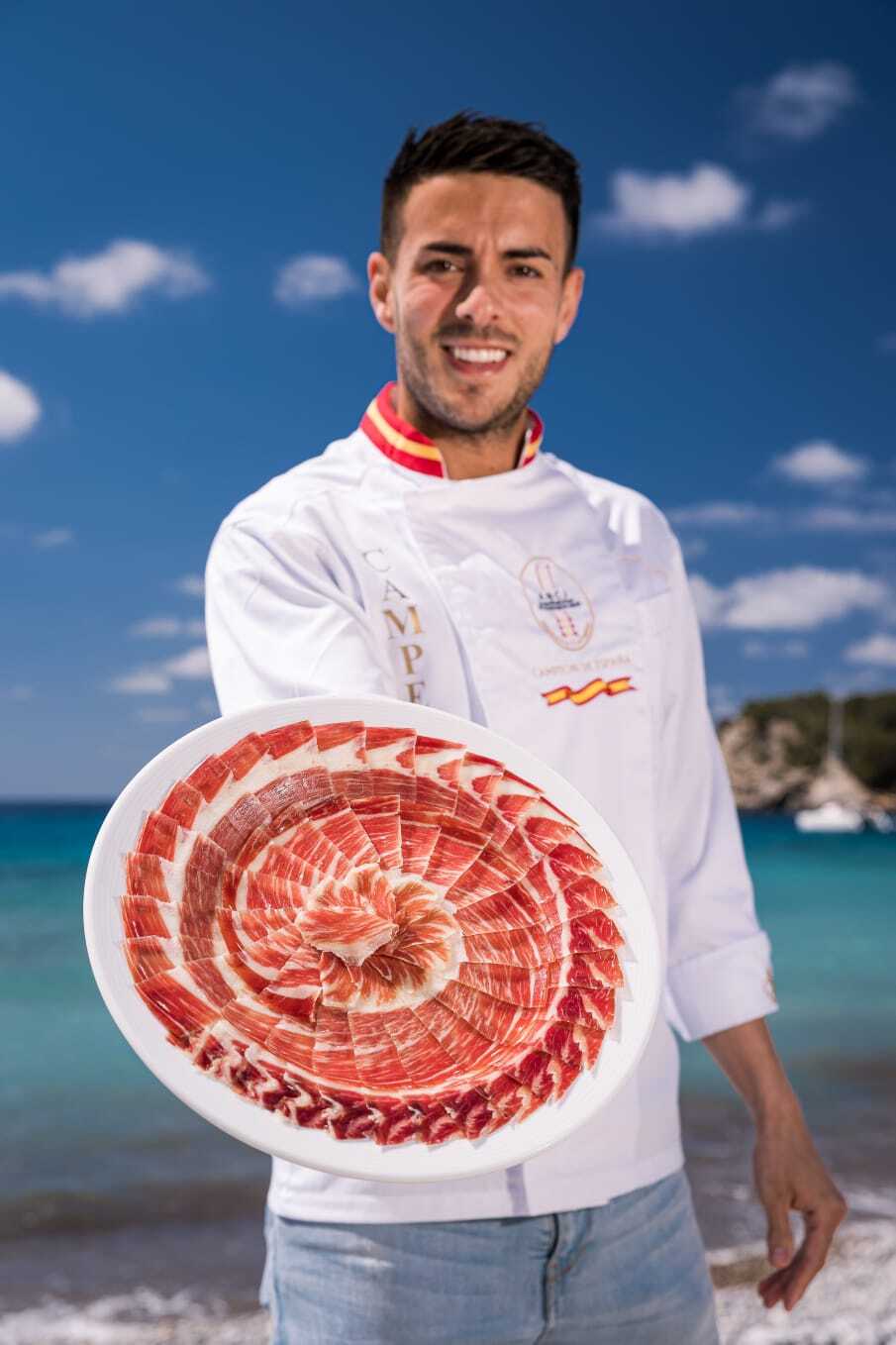 Iberian cured ham and bread with tomato